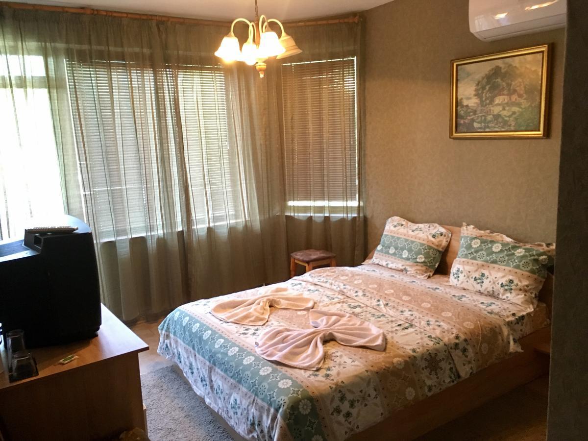 Guest House Urdoviza Kiten  Bagian luar foto